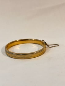 Vintage Sarah Cov gold tone hinged Bracelet 8"