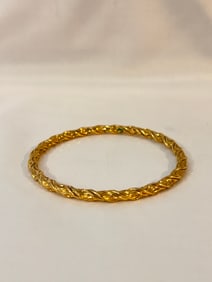 Vintage gold tone twist heavy Bracelet 8"