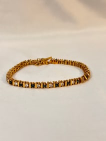 Vintage gold tone rhinestone Bracelet 7"