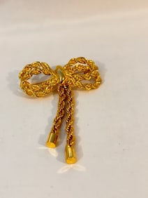 Vintage Goldtone bow Brooch