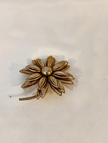 Vintage Goldtone floral Brooch