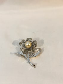 Vintage Silvertone Sara Cov Rhinestone Pearl Brooch