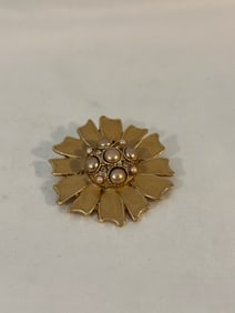 Vintage Gold tone enamel Brooch