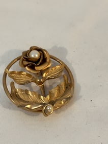 Vintage Gold tone Pearl Brooch