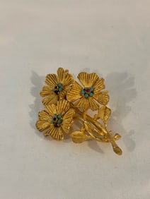 Vintage Gold tone flower Brooch