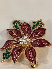 Vintage Gold tone flower Brooch