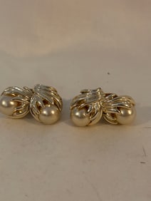 Vintage Silvertone pearl MX526 Earrings