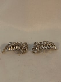 Vintage Silvertone Rhinestone Earrings
