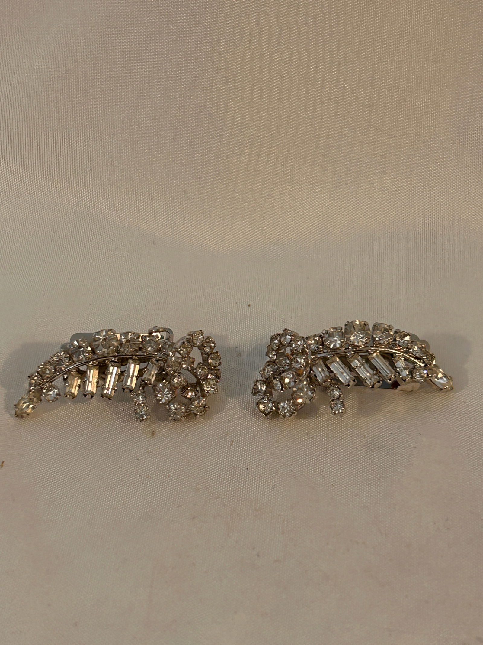 Vintage Silvertone Rhinestone Earrings (1 of 3)