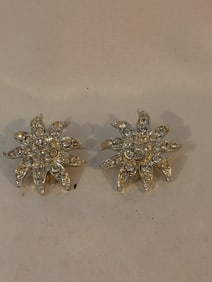 Vintage Silvertone Rhinestone floral Earrings