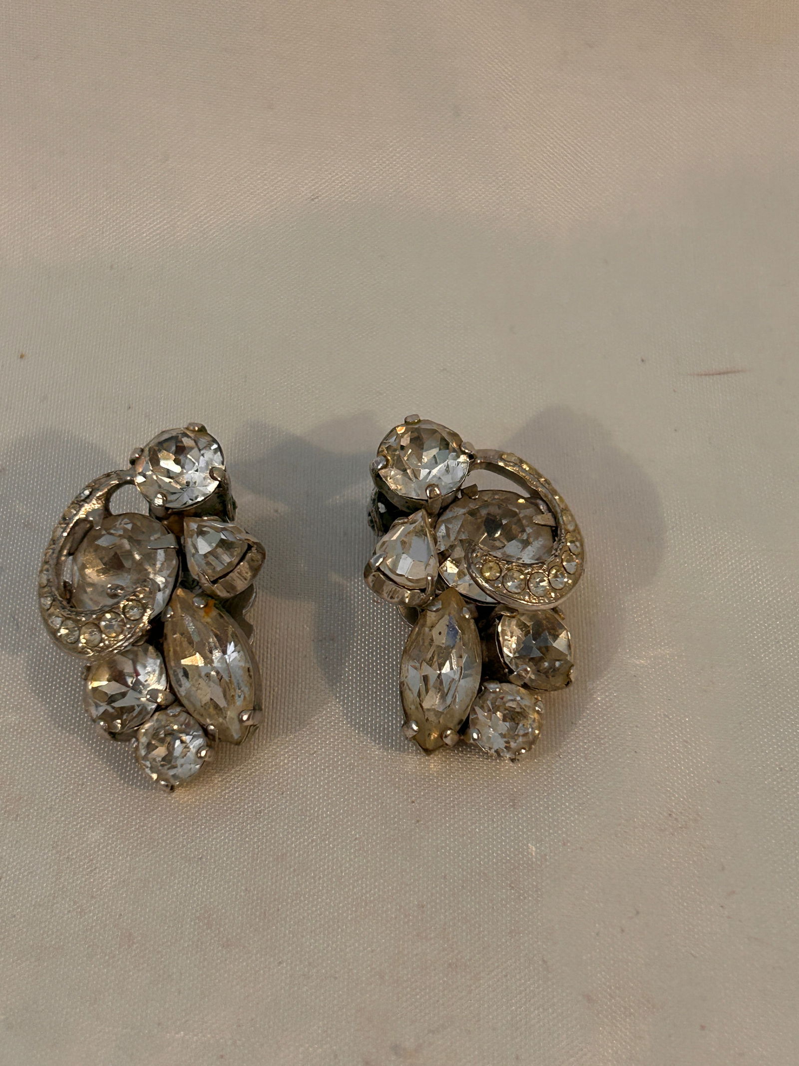 Vintage Silvertone Rhinestone Earrings (1 of 3)
