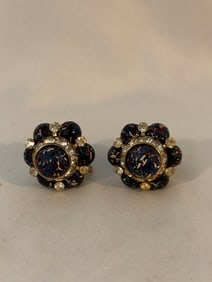 Vintage Screw on old Earrings