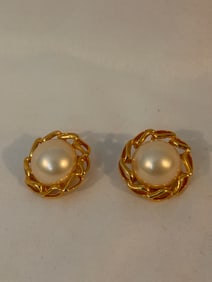 Vintage Goldtone Pearl Earrings