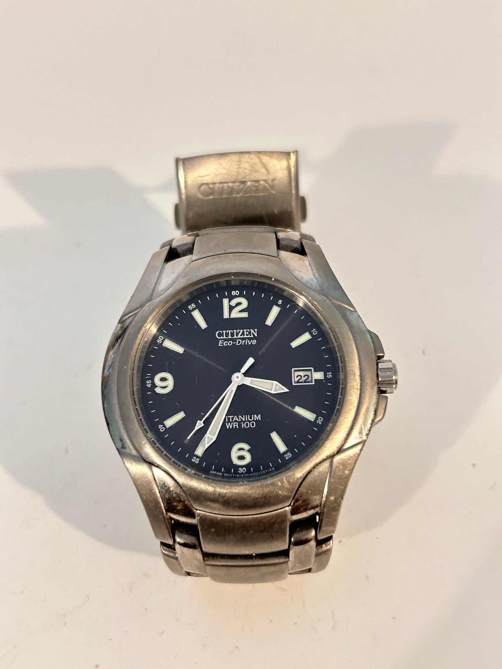 Citizen Eco-Drive men's Titanium Watch WR100 WORKS (1 of 5)