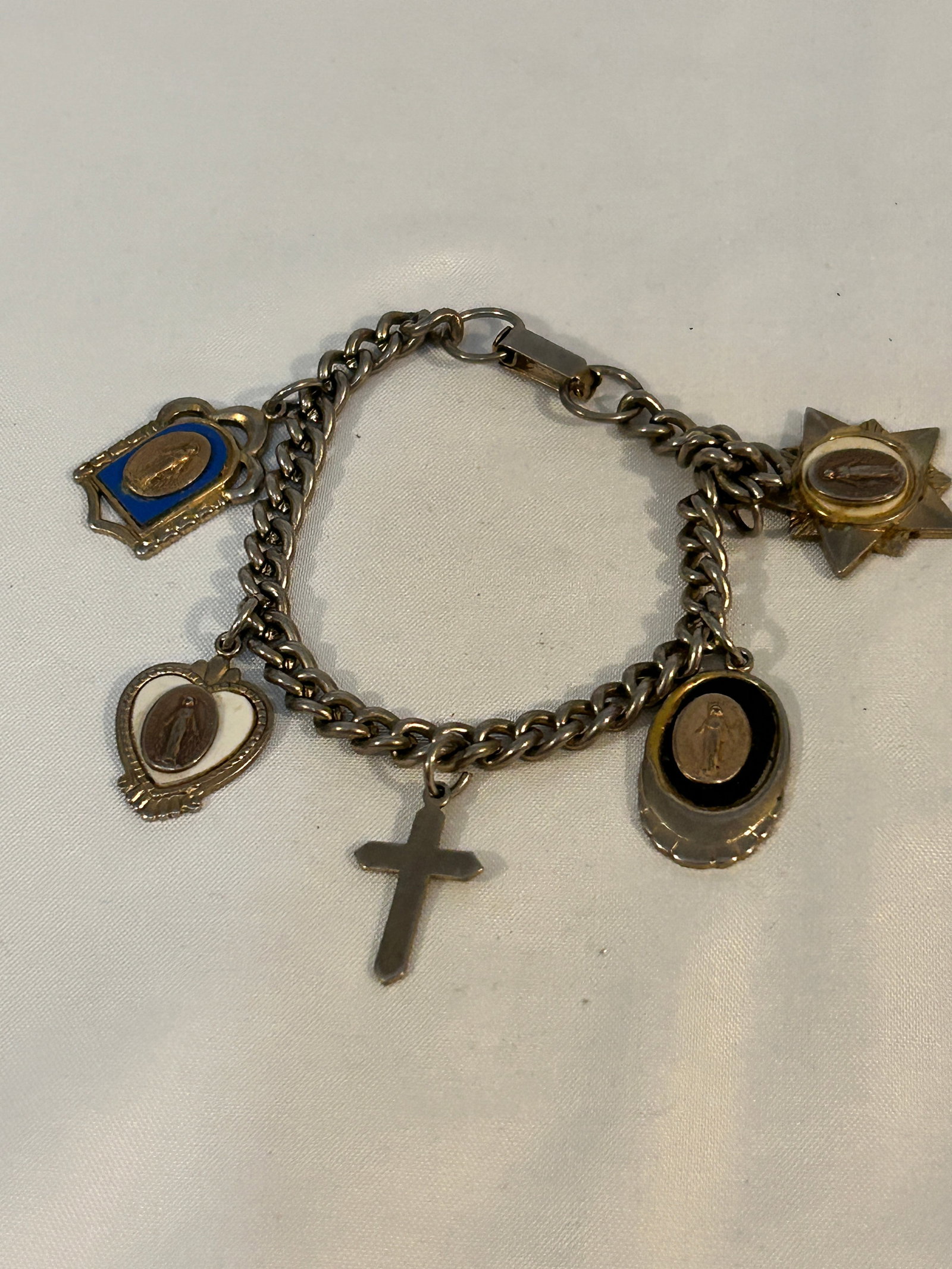 Vintage Religious charms Bracelet 7" (1 of 3)
