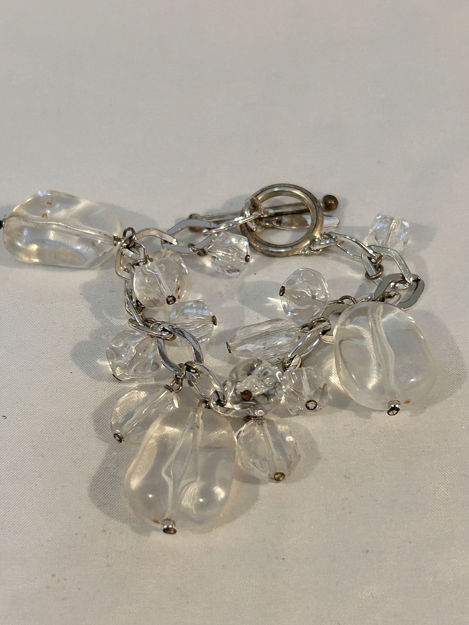 Vintage Avenue clear acrylic Bracelet 8" (1 of 3)
