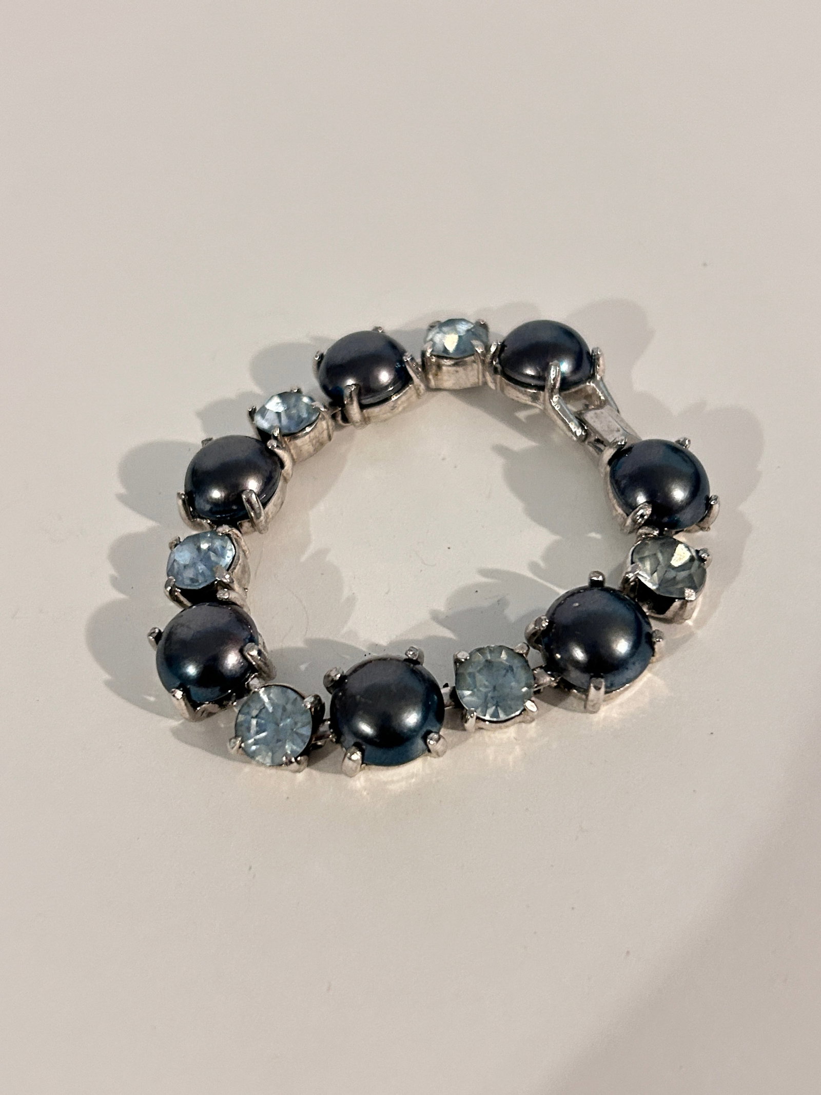 Vintage Bead Rhinestone Bracelet 7": Vintage Bead Rhinestone Bracelet 7" Please view all photos as they are part of the description and condition of this Item, Feel free to contact me with questions or picture requests! Used Item AS IS