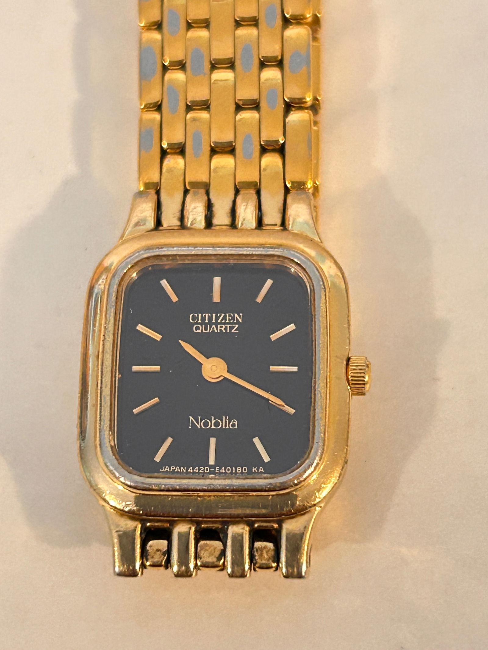 Vintage Citizen Noblia Ref. 4420-E4001B V Quartz Working Dress Watch (1 of 4)