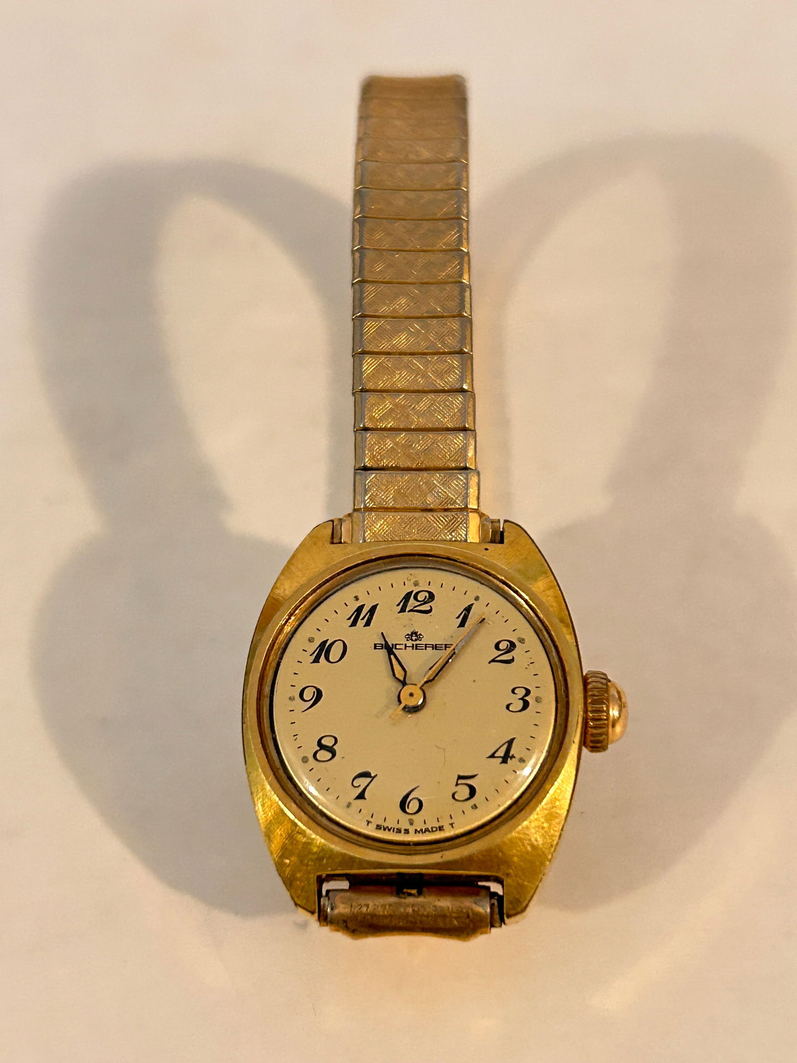 Vintage 1960's Bucherer Hand Winding working Watch 52330: Elevate your style with the Bucherer Gold tone Watch Please view all photos as they are part of the description and condition of this Item, Feel free to contact me with questions or picture requests!