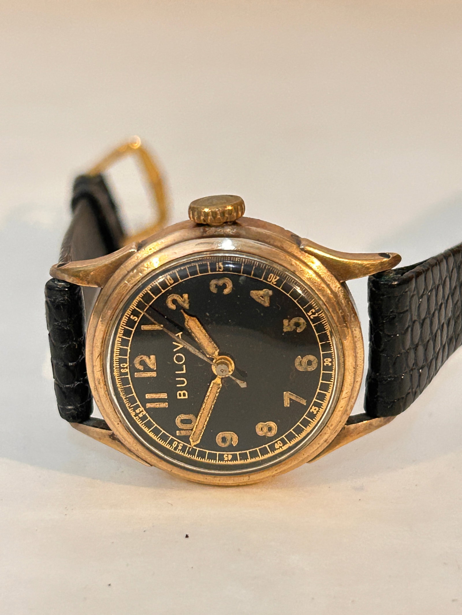 1940’s Bulova WWII 10BA U.S. Military Wristwatch works great!!!: 1940’s Bulova WWII 10BA U.S. Military Wristwatch works great!!! Please view all photos as they are part of the description and condition of this Item, Feel free to contact me with questions or pictu