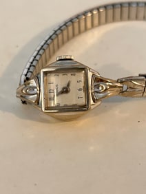 Vintage Benrus Ladies 10k gold filled working Watch Mechanical Wind Up