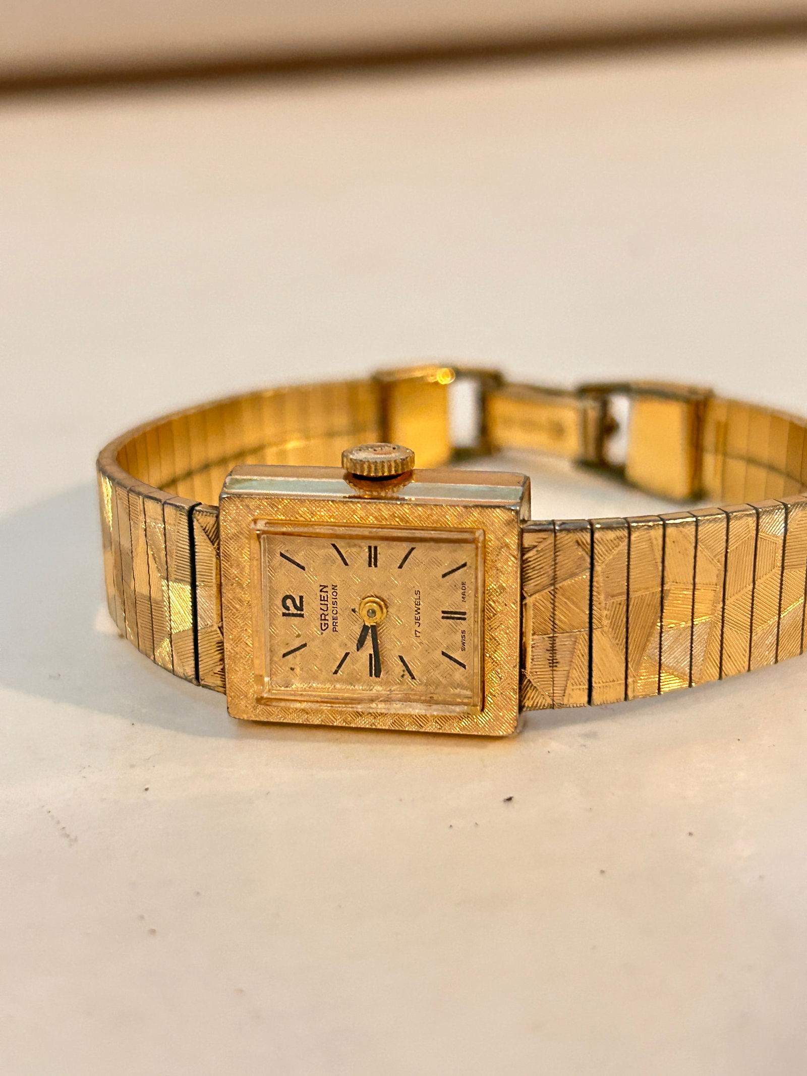 1960's Gruen Precision 17 Jewel 10K gold filled working Manual Wind Watch (1 of 7)