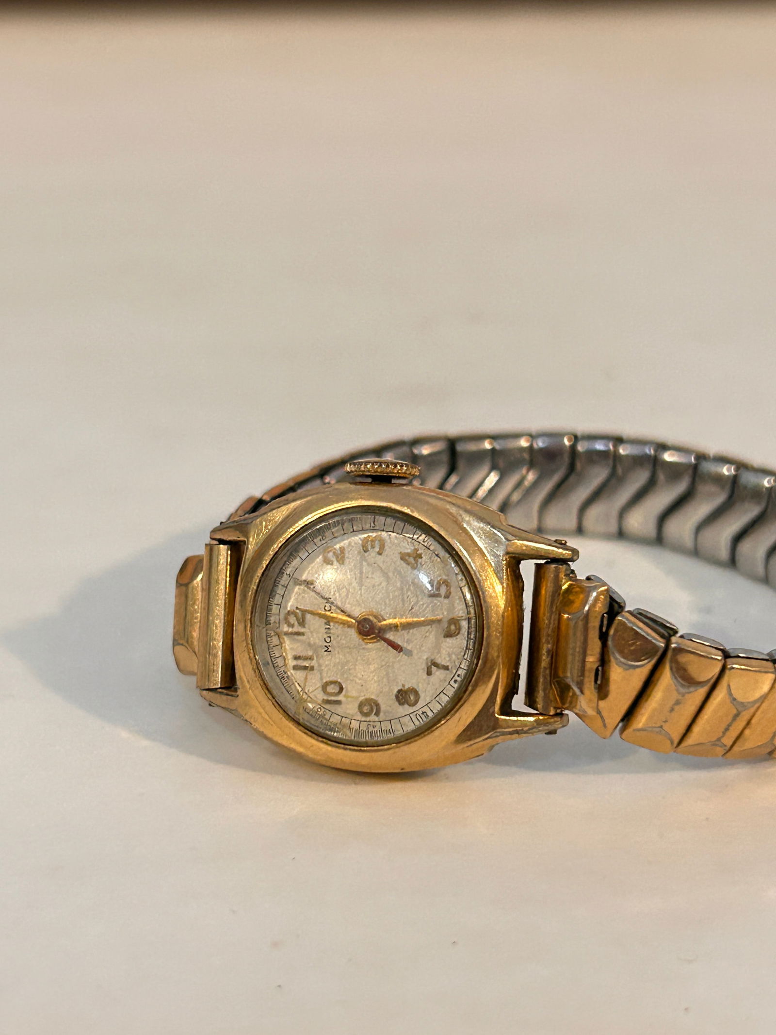 VINTAGE Monarch 17 Jewels Mens working Mechanical Wrist Watch (1 of 4)