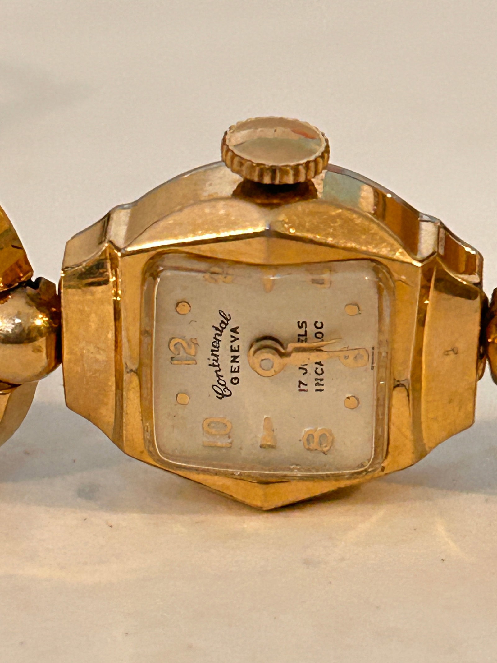 Vintage 10K RGP Continental Geneva working 17 Jewel Ladies Swiss Watch: Vintage 10K RGP Continental Geneva working 17 Jewel Ladies Swiss Watch Please view all photos as they are part of the description and condition of this Item, Feel free to contact me with questions or 
