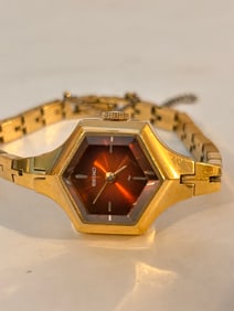 Vtg Seiko Watch working Women Gold Tone Hexagon Red Dial Manual Wind
