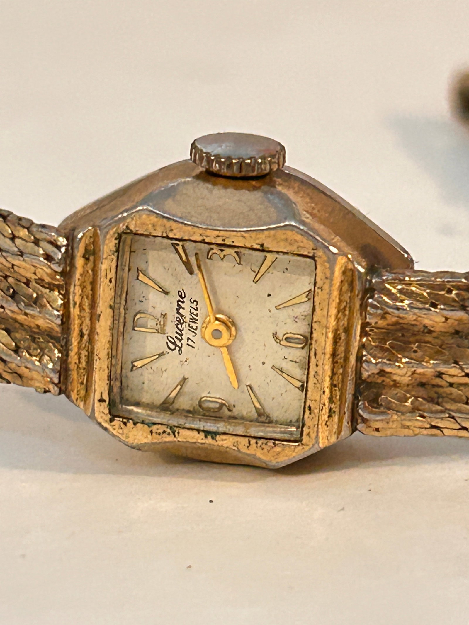 Vintage Lucerne 17 Jewels Swiss Wind-up Watch Mechanical needs cleaning: Vintage Lucerne 17 Jewels Swiss Wind-up Watch Mechanical needs cleaning Please view all photos as they are part of the description and condition of this Item, Feel free to contact me with questions or