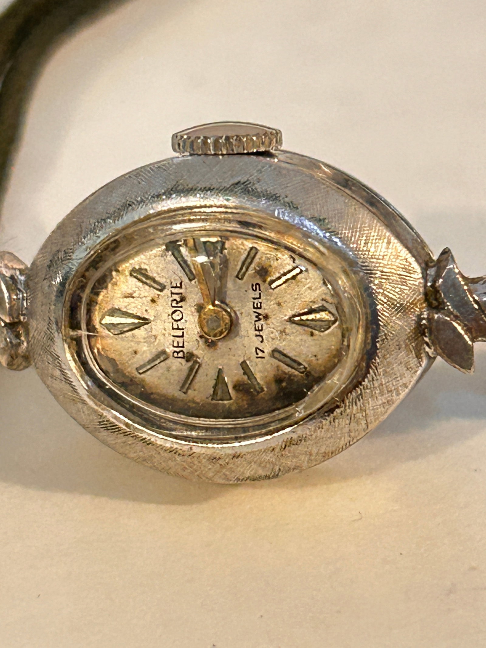 Vintage Belforte 17 jewel 10k Gold filled working mech Watch needs cleaning: Vintage Belforte 17 jewel 10k Gold filled working mech Watch needs cleaning Please view all photos as they are part of the description and condition of this Item, Feel free to contact me with question