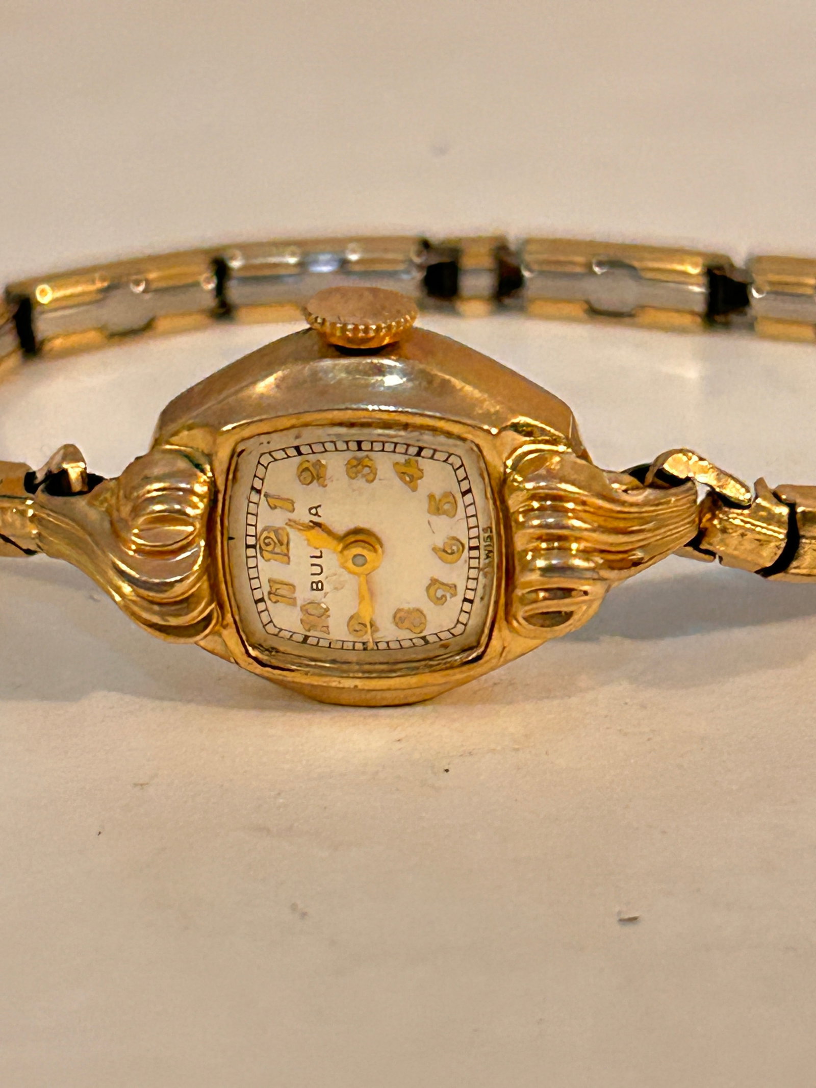 Vintage Bulova 1960's Manual Wind working Ladies 10K gold filled Watch L0: Vintage Bulova 1960's Manual Wind working Ladies 10K gold filled Watch L0 Please view all photos as they are part of the description and condition of this Item, Feel free to contact me with questions 
