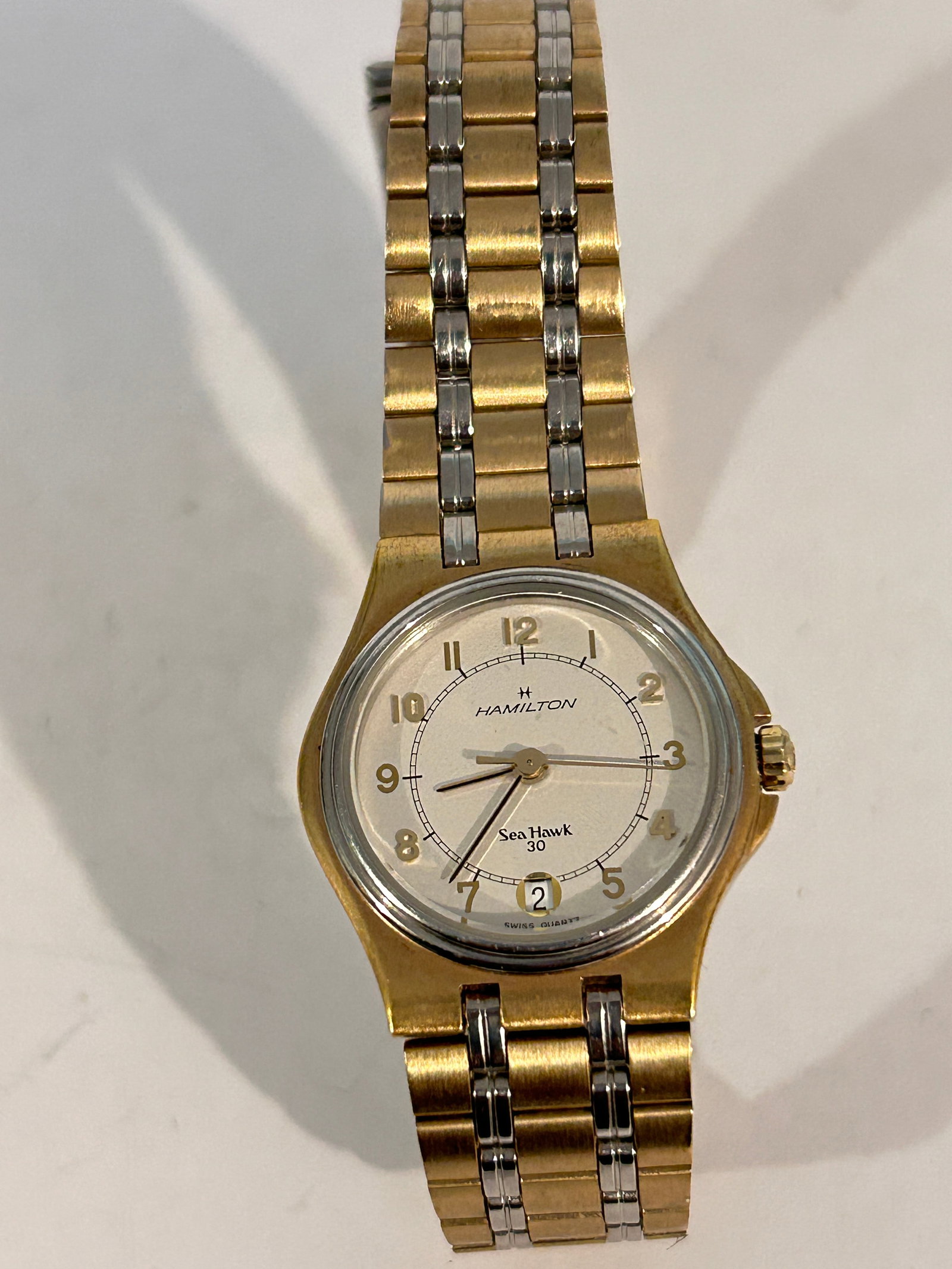 Vtg Hamilton Sea Hawk 30 Watch Quartz Two Tone 9496 Working: Vtg Hamilton Sea Hawk 30 Watch Quartz Two Tone 9496 Working Please view all photos as they are part of the description and condition of this Item, Feel free to contact me with questions or picture req