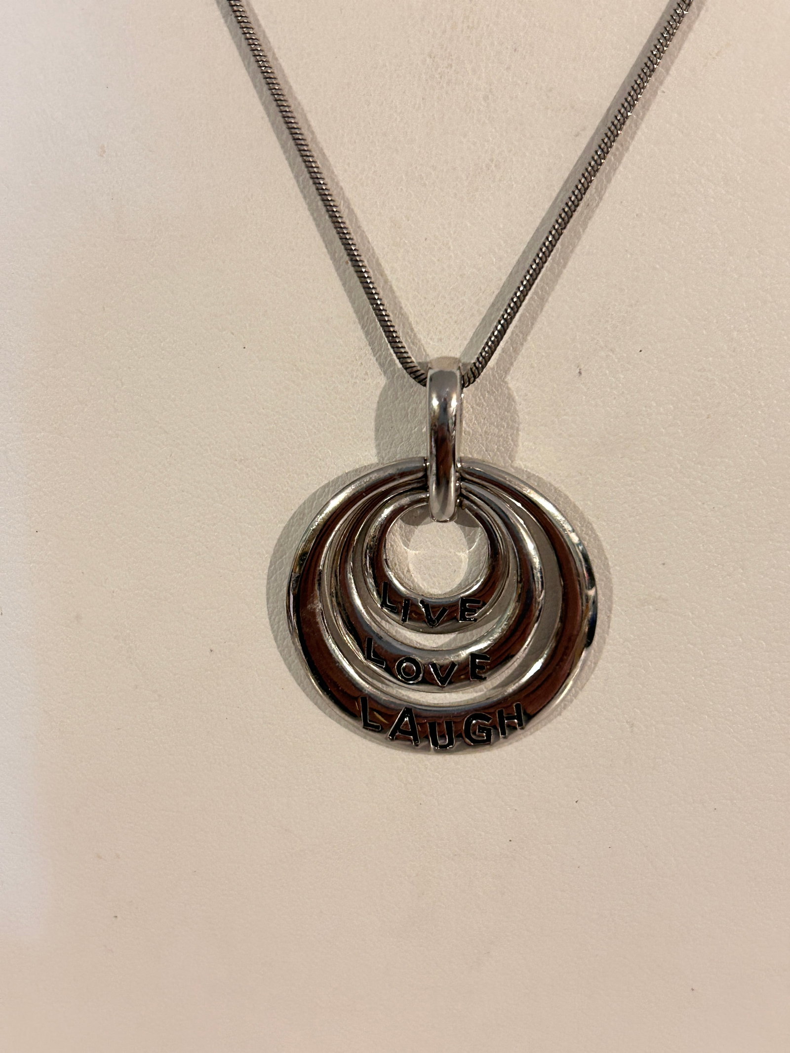 Vintage Sterling Silver Han pendant Necklace 19": Vintage Sterling Silver Han pendant Necklace 19" Please view all photos as they are part of the description and condition of this Item, Feel free to contact me with questions or picture requests! Used