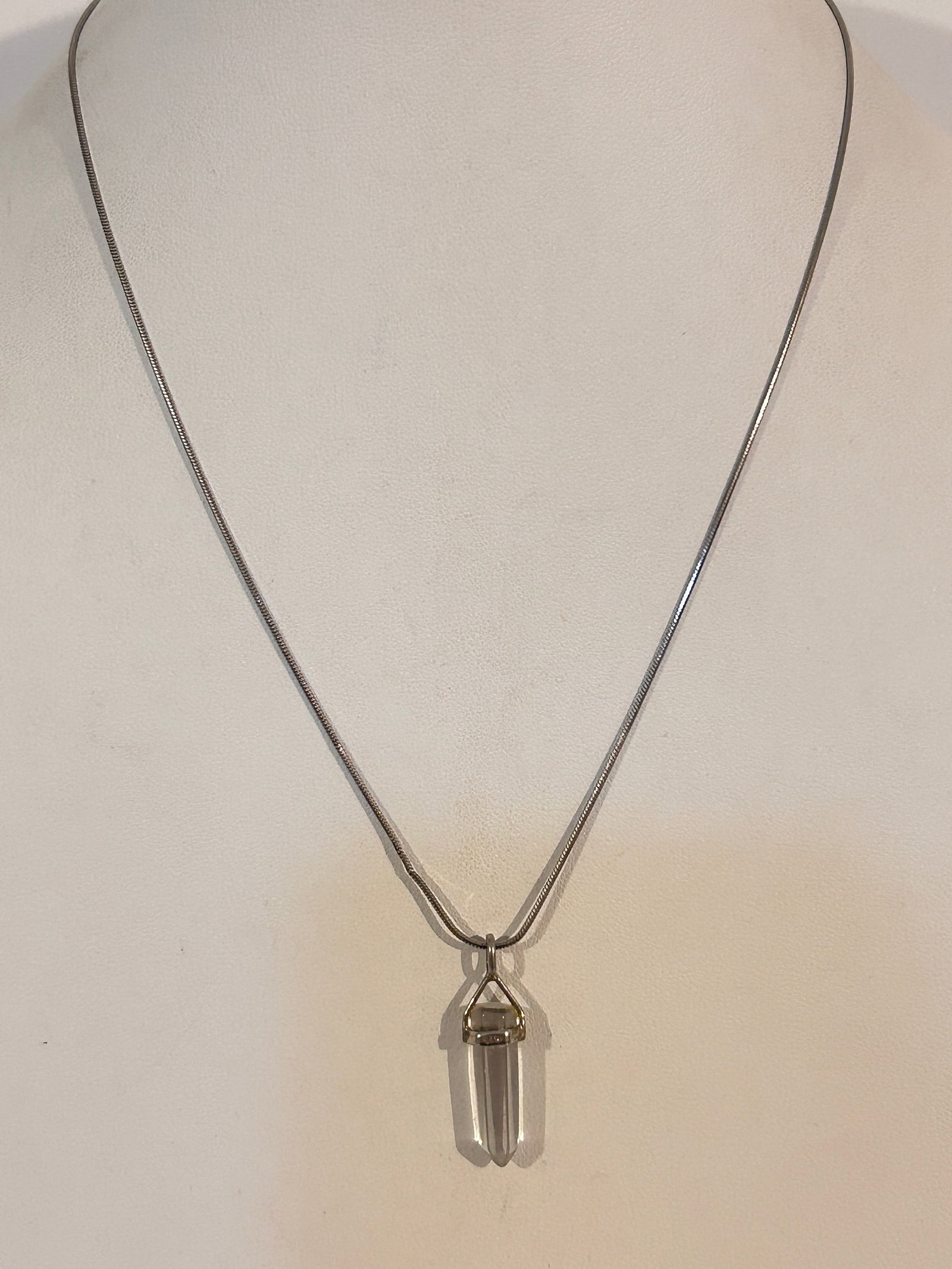 Vintage Sterling Silver Spinel Necklace 18": Vintage Sterling Silver Spinel Necklace 18" Please view all photos as they are part of the description and condition of this Item, Feel free to contact me with questions or picture requests! Used Item