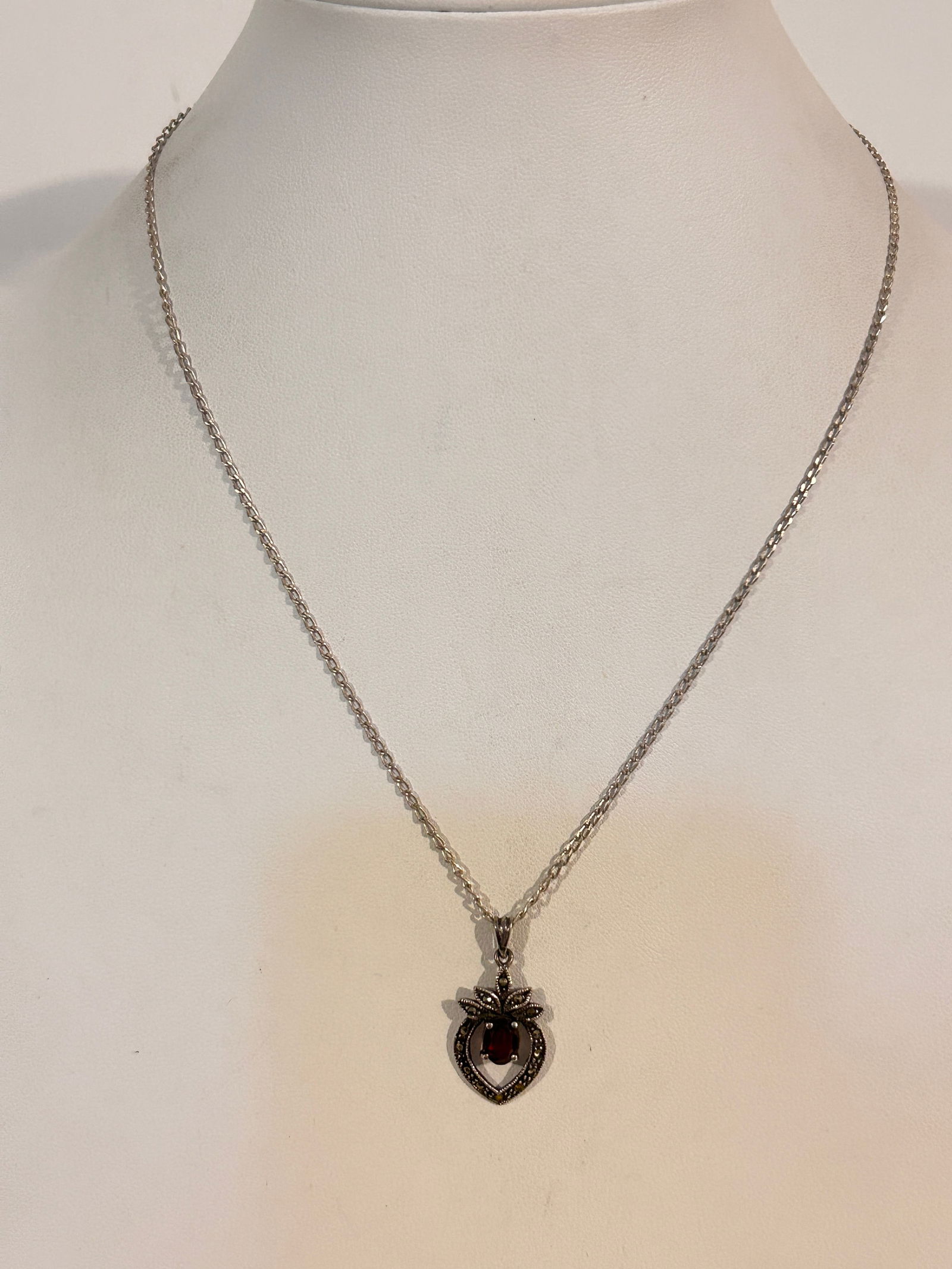 Vintage Sterling Silver Amethyst marcasite Necklace 18": Vintage Sterling Silver Amethyst marcasite Necklace 18" Please view all photos as they are part of the description and condition of this Item, Feel free to contact me with questions or picture request