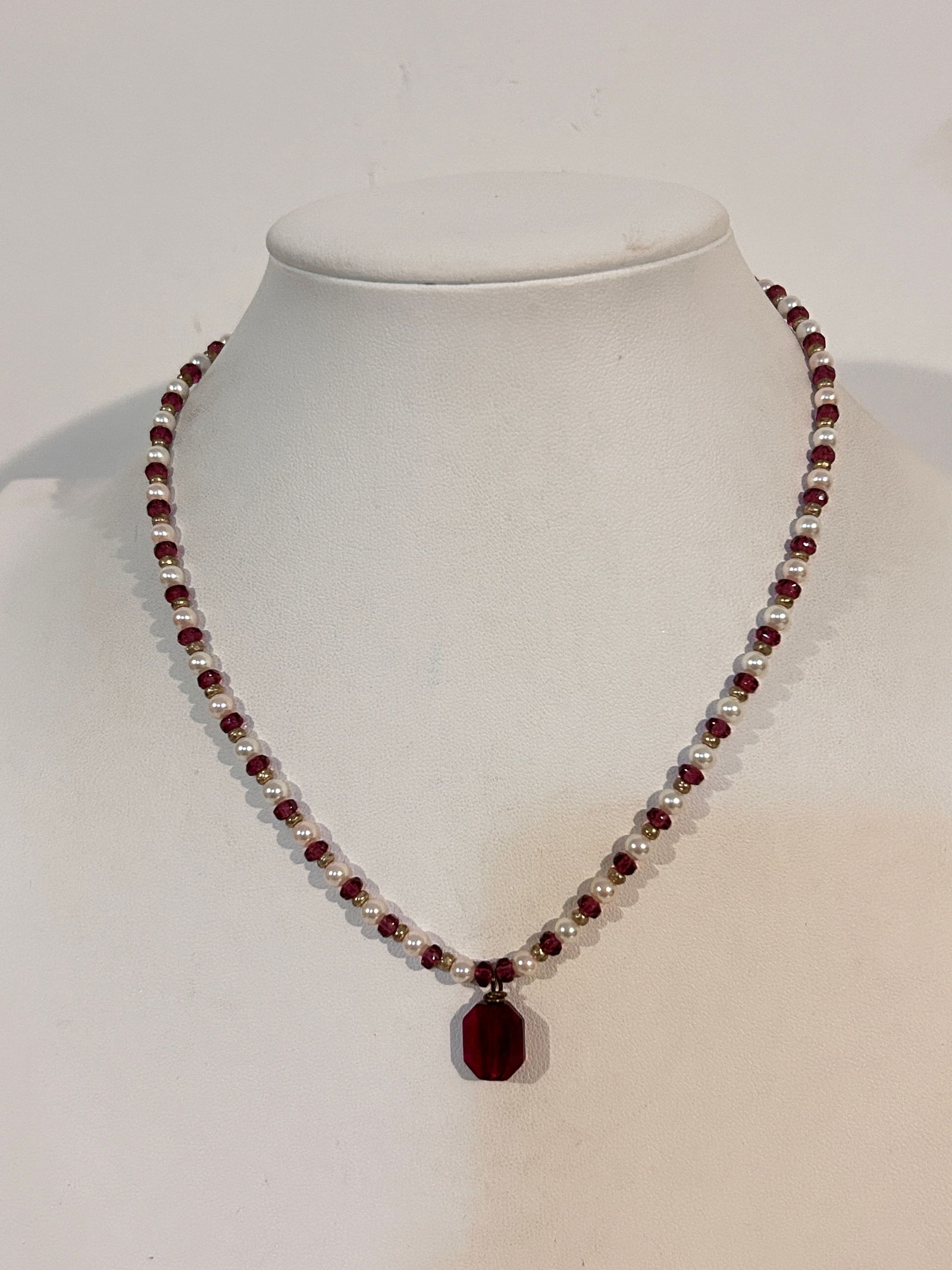 Vintage Sterling Silver beaded pendant Necklace 16": Vintage Sterling Silver beaded pendant Necklace 16" Please view all photos as they are part of the description and condition of this Item, Feel free to contact me with questions or picture requests! U