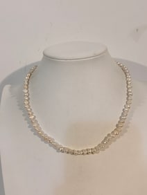 Vintage 14K gold clasp pearl Necklace 17"