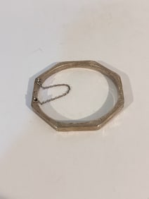 Vintage Sterling Silver hinged Bangle Bracelet Etched c1950s 7"