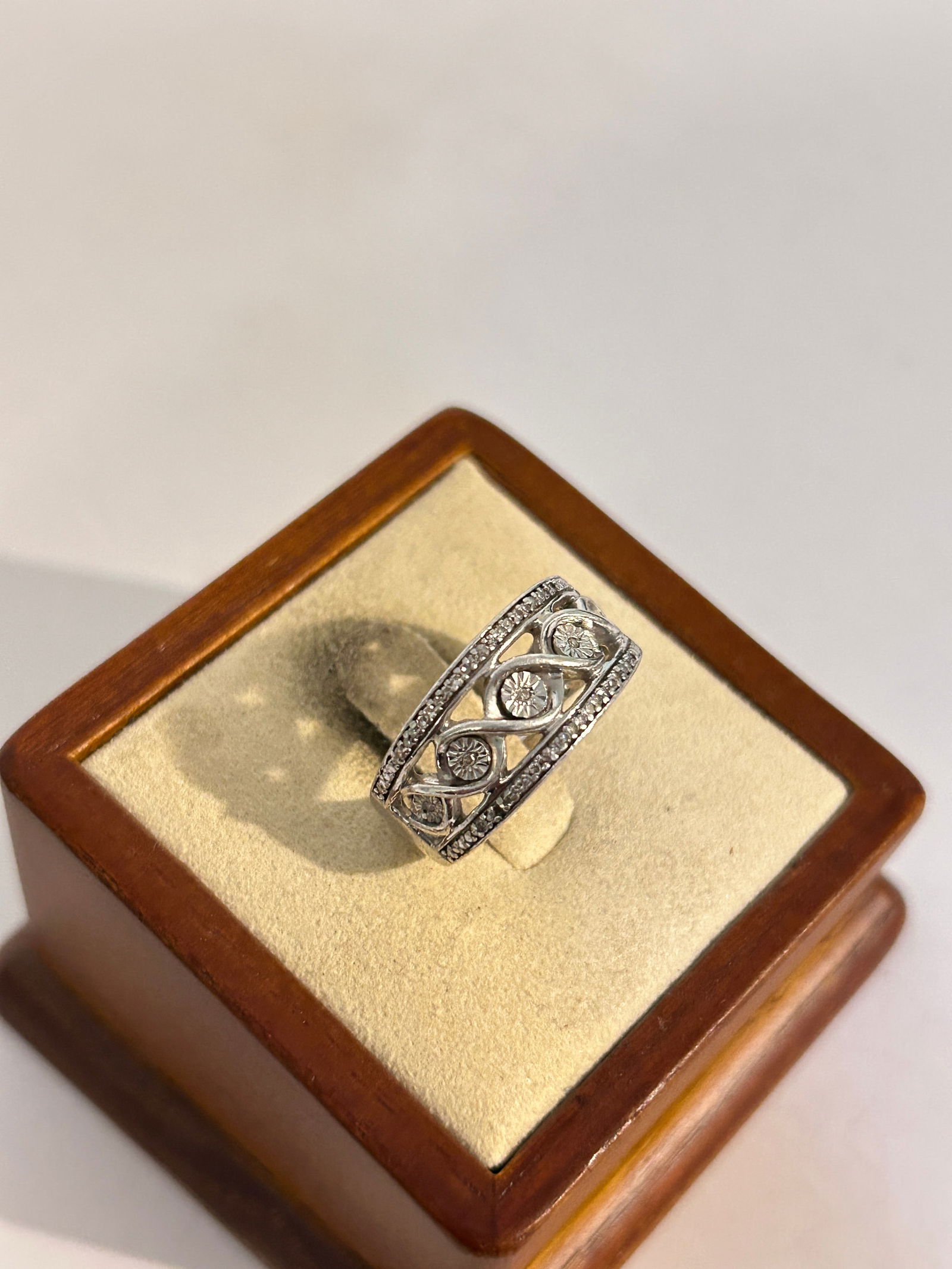 Vintage Sterling Silver MODERNIST Ring sz 7 (1 of 4)