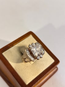 Vintage Sterling Silver CZ Ring sz 8
