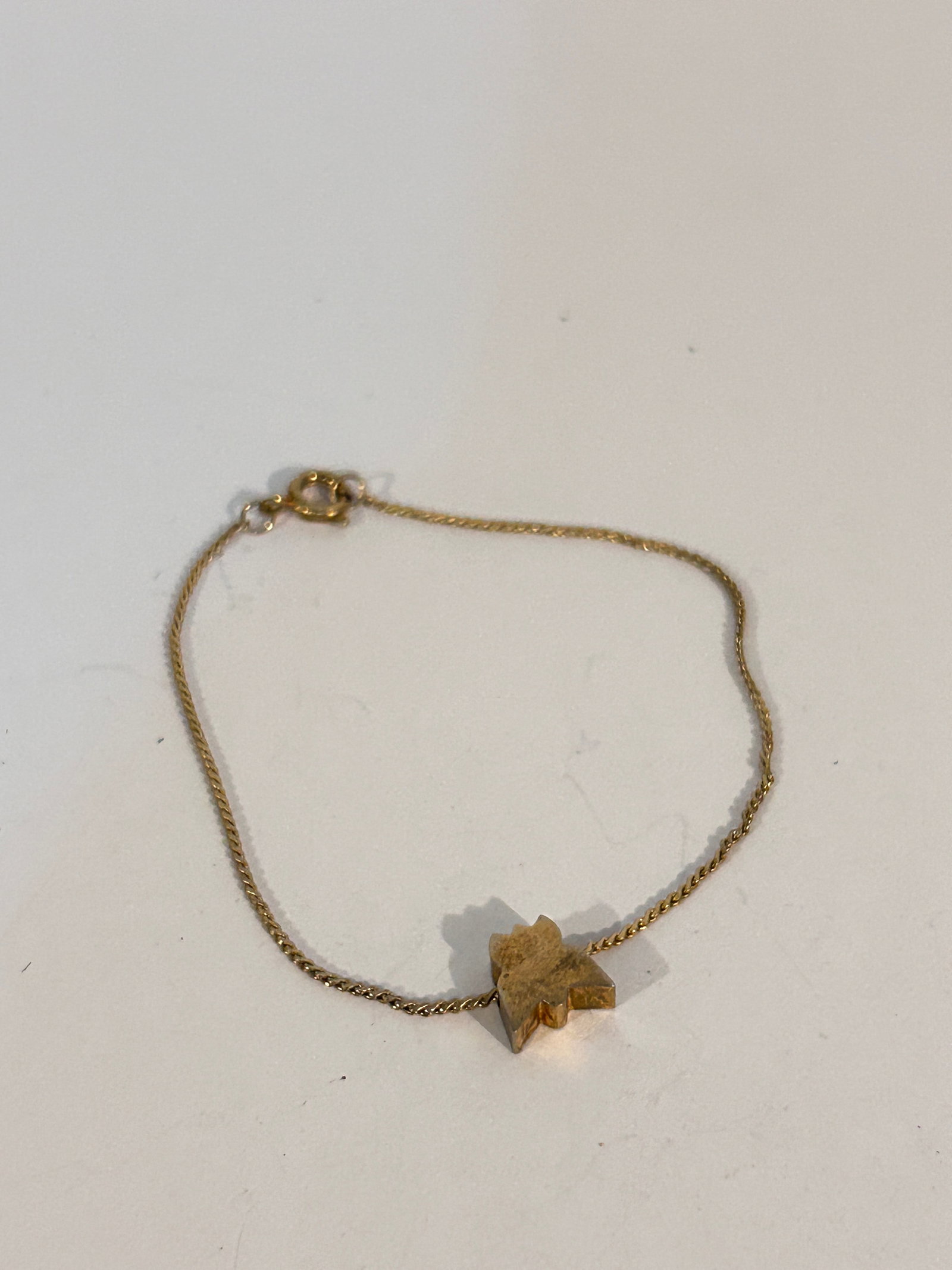 Vintage Gold tone butterfly Bracelet 7": Vintage Gold tone butterfly Bracelet 7" Please view all photos as they are part of the description and condition of this Item, Feel free to contact me with questions or picture requests! Used Item AS 