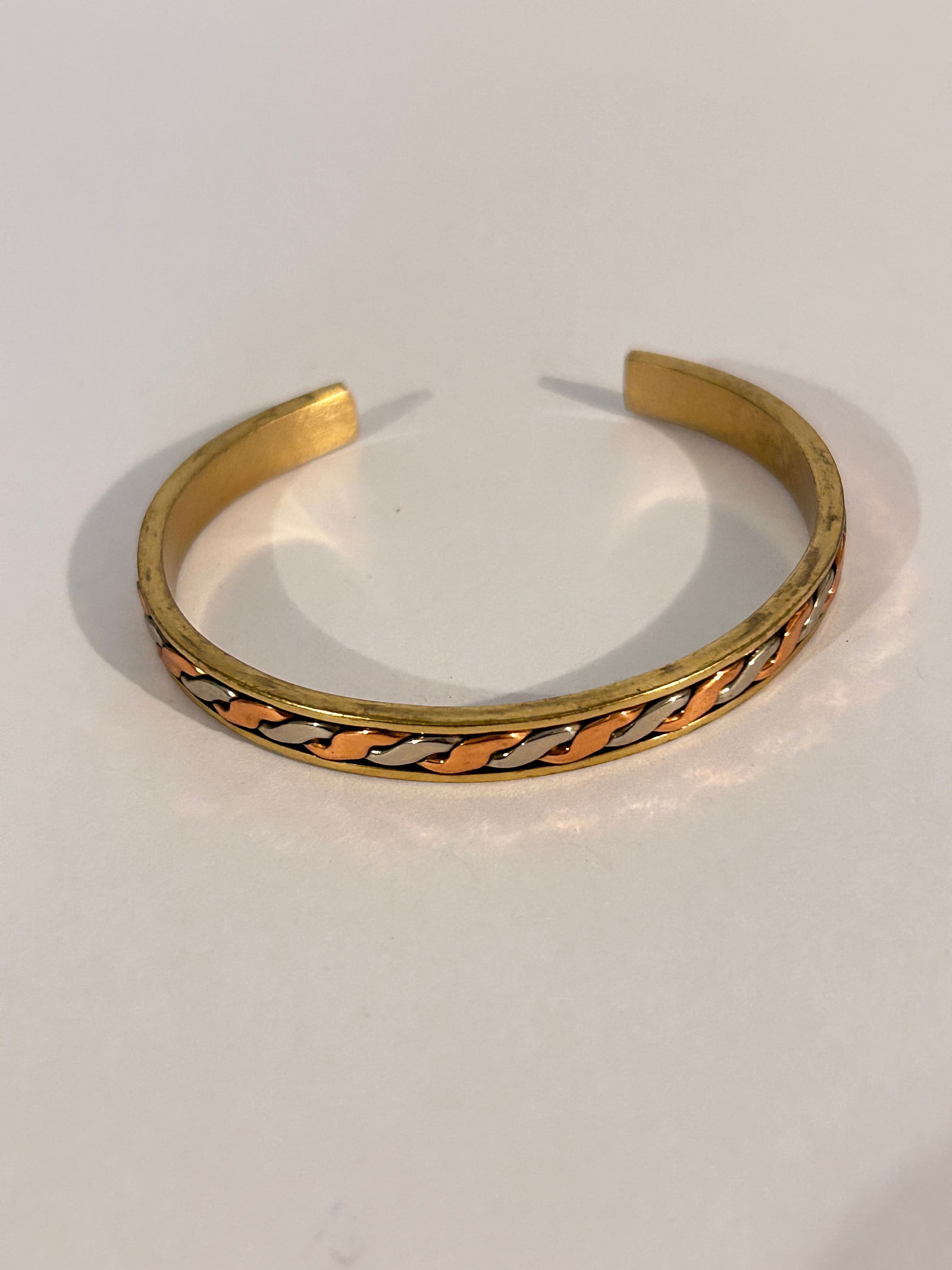 Vintage Copper Health Healing Bracelet 7": Vintage Copper Health Healing Bracelet 7" Please view all photos as they are part of the description and condition of this Item, Feel free to contact me with questions or picture requests! Used Item A