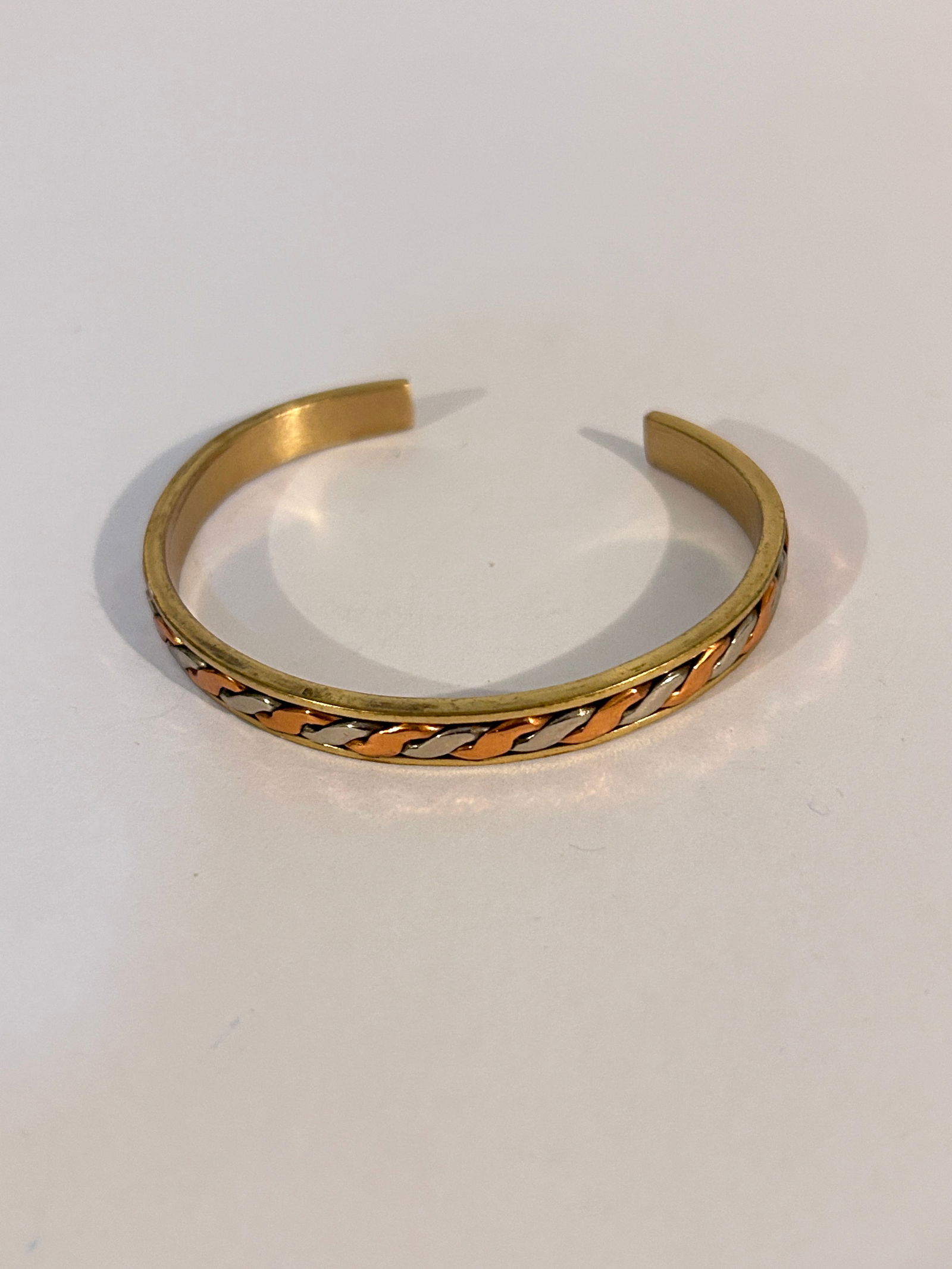 Vintage Copper Health Healing Bracelet 7": Vintage Copper Health Healing Bracelet 7" Please view all photos as they are part of the description and condition of this Item, Feel free to contact me with questions or picture requests! Used Item A