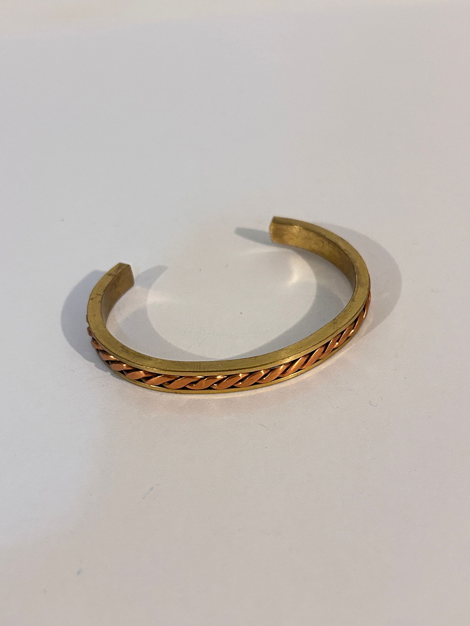 Vintage Copper Health Healing Bracelet 7": Vintage Copper Health Healing Bracelet 7" Please view all photos as they are part of the description and condition of this Item, Feel free to contact me with questions or picture requests! Used Item A