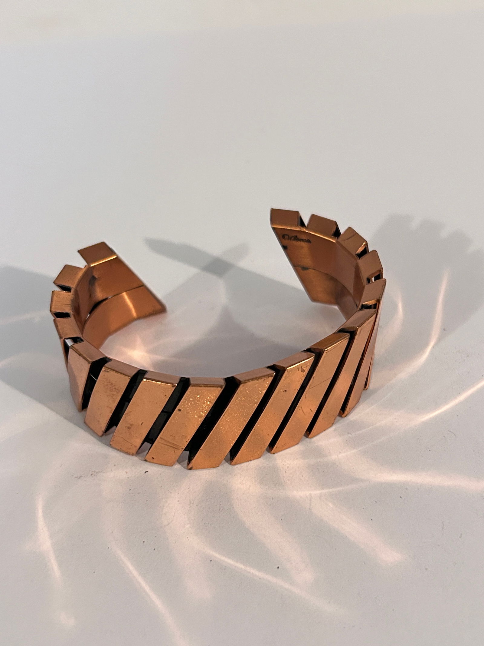 Vintage Copper Health Healing Renoir Bracelet 7": Vintage Copper Health Healing Renoir Bracelet 7" Please view all photos as they are part of the description and condition of this Item, Feel free to contact me with questions or picture requests! Used