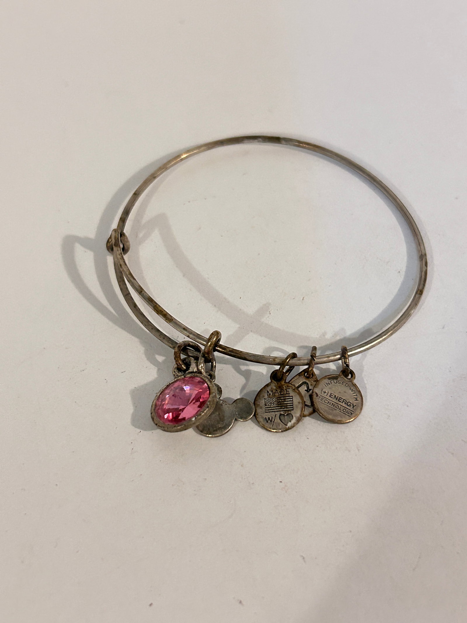 Alex and Ani Vintage Stretch Bracelet Signed 7": Alex and Ani Vintage Stretch Bracelet Signed 7" Please view all photos as they are part of the description and condition of this Item, Feel free to contact me with questions or picture requests! Used 