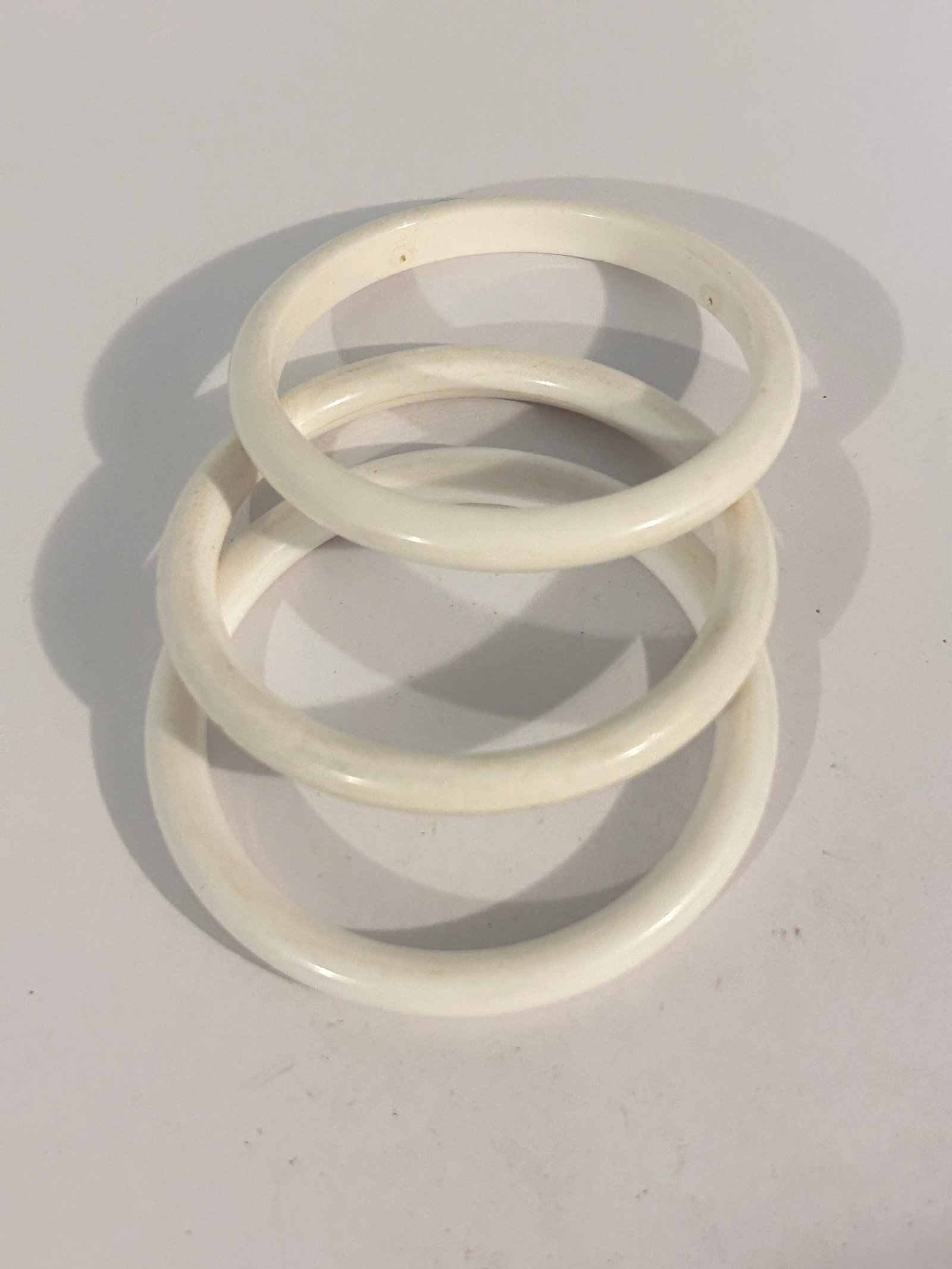 3 Vintage White Acrylic bangle Bracelets (1 of 4)