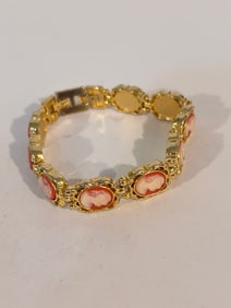 Vintage gold tone Cameo Bracelet 7"