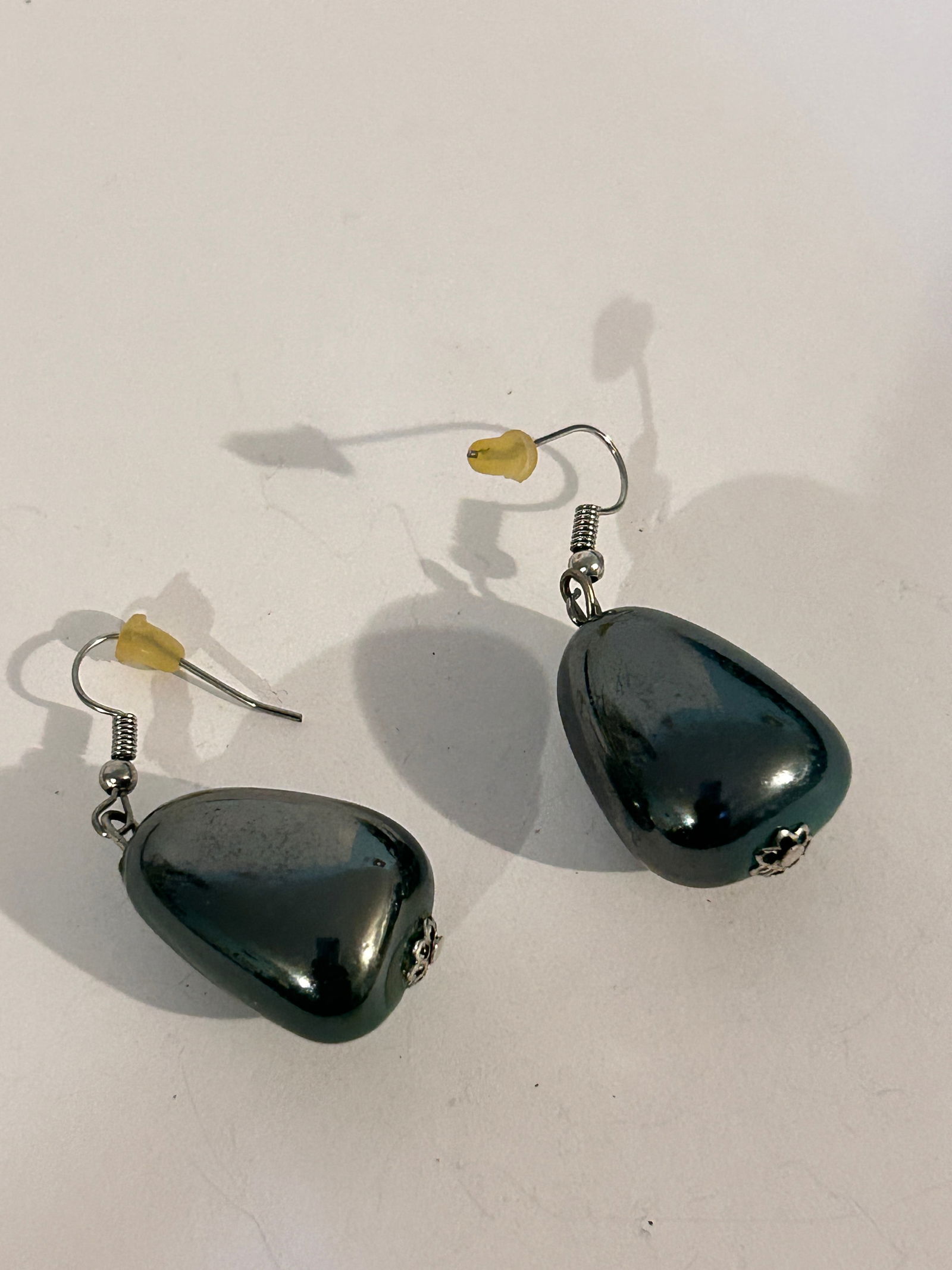 Vintage dangle green tear drop Earrings (1 of 4)